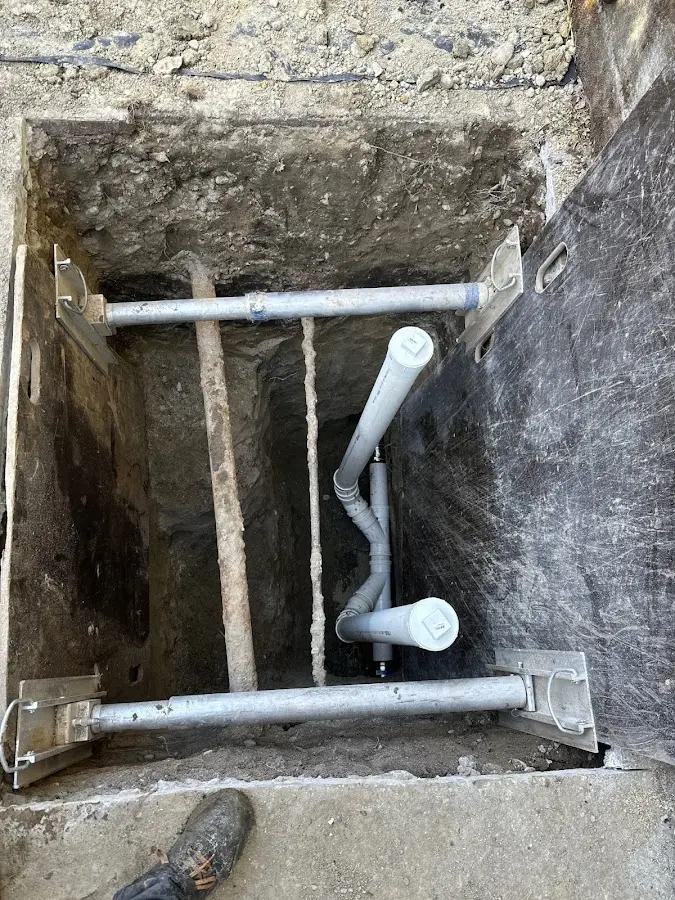 Experienced plumber completing Gas Line Repair work in Bel Air South